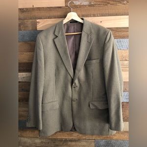 Club Room Men’s Suit Jacket .
Size 44R.
